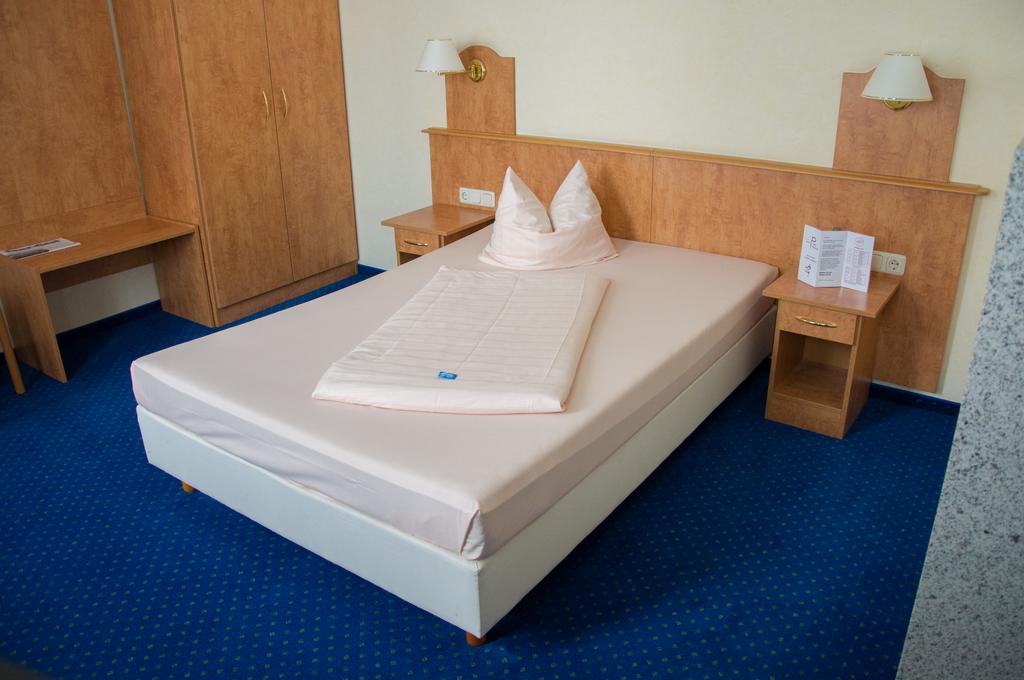 Domizil Alte Post Hotel Püttlingen Екстериор снимка