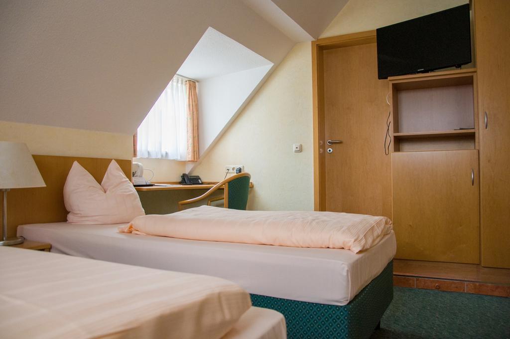 Domizil Alte Post Hotel Püttlingen Стая снимка