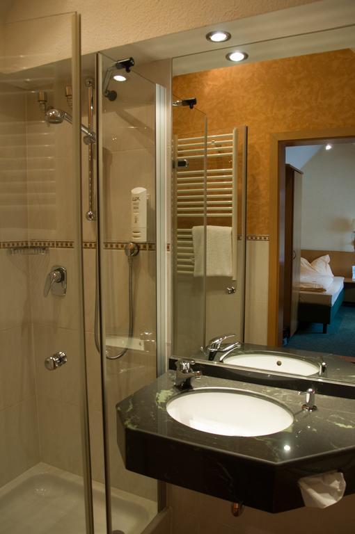 Domizil Alte Post Hotel Püttlingen Стая снимка