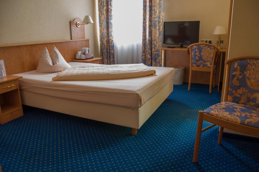 Domizil Alte Post Hotel Püttlingen Екстериор снимка