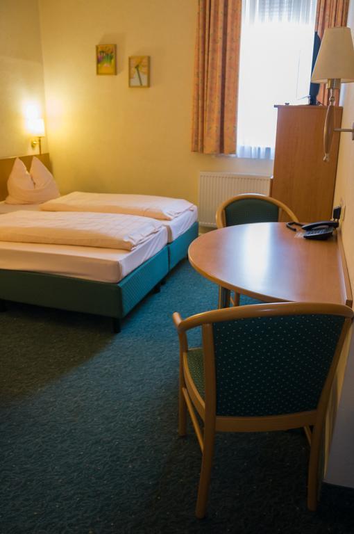 Domizil Alte Post Hotel Püttlingen Екстериор снимка