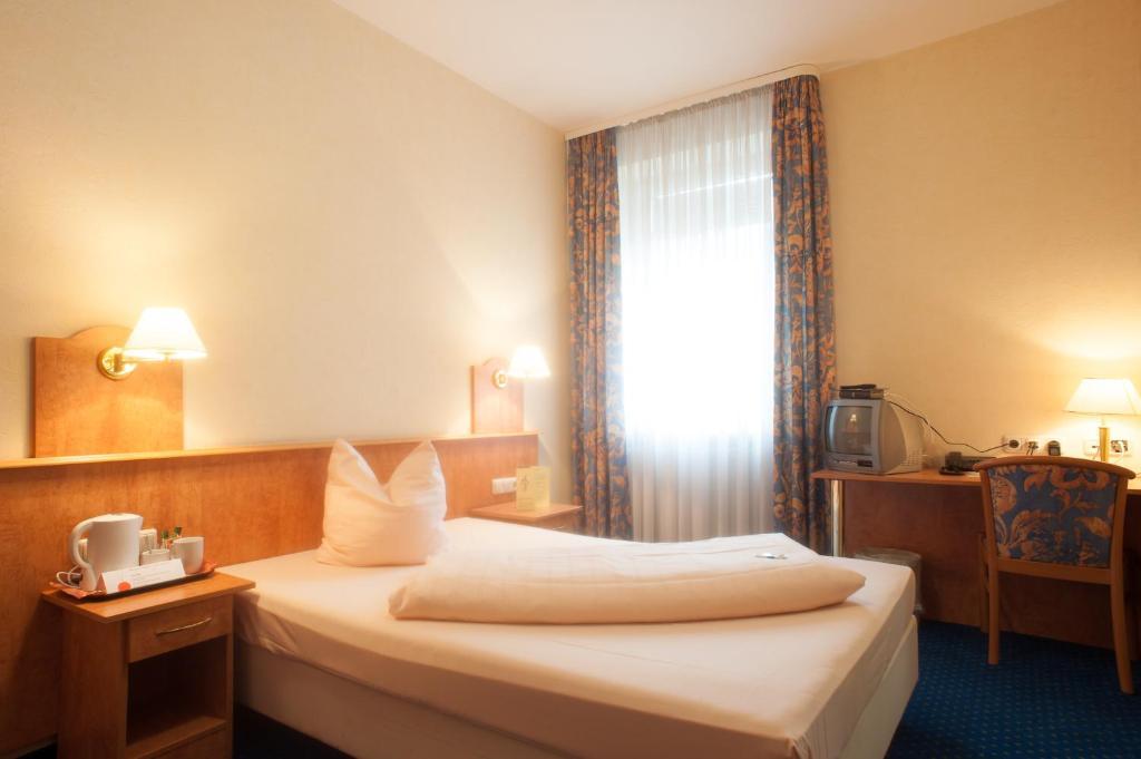 Domizil Alte Post Hotel Püttlingen Екстериор снимка
